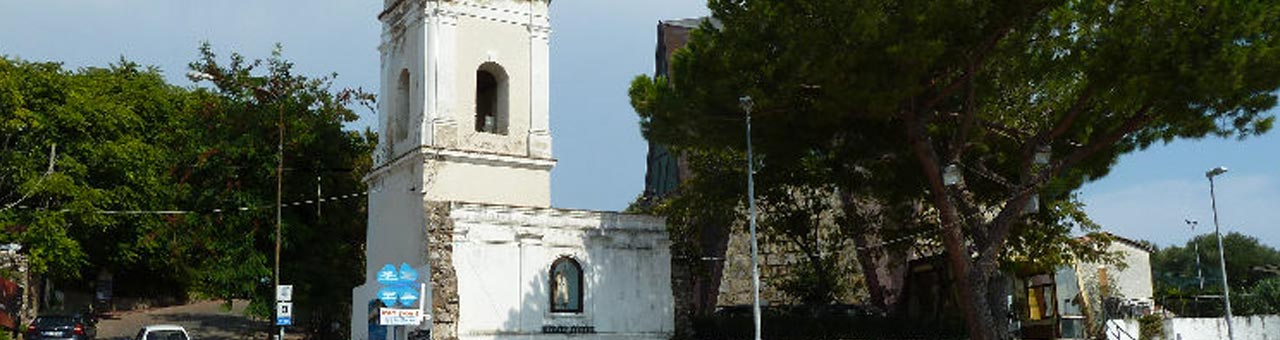 Piazza Virgilio Palinuro chiesa
