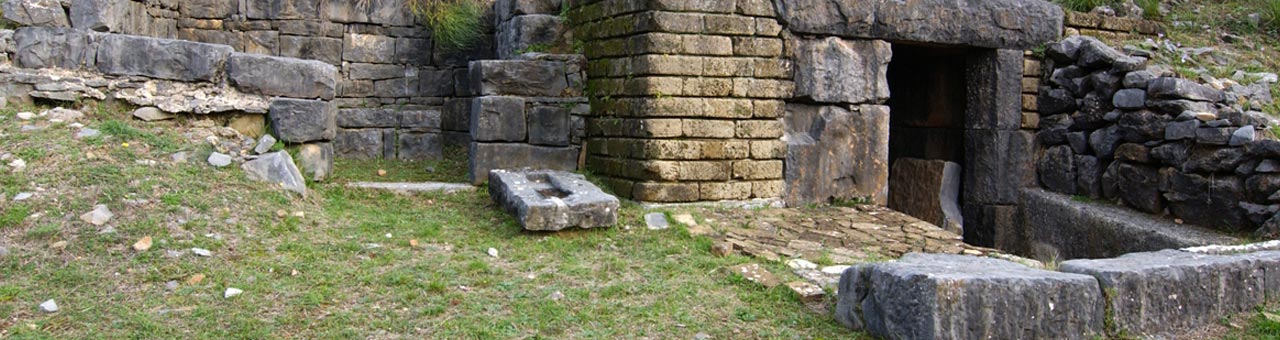 Roccagloriosa scavi archeologici necropoli